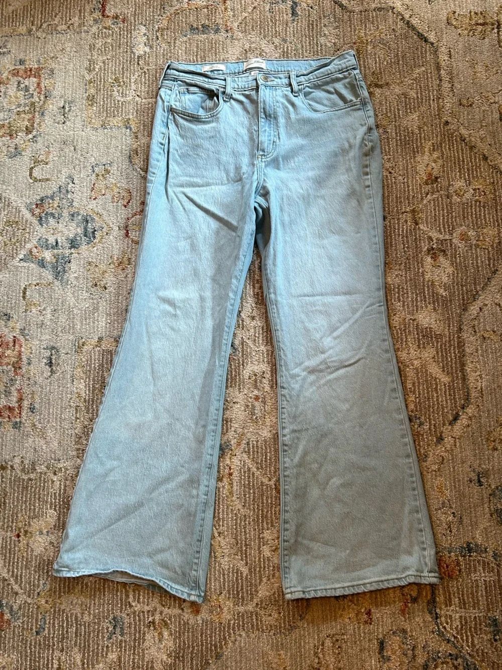 Universal Thread Light Blue Wide Leg Flare Jeans